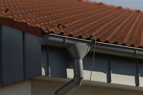 Clean residential gutter system