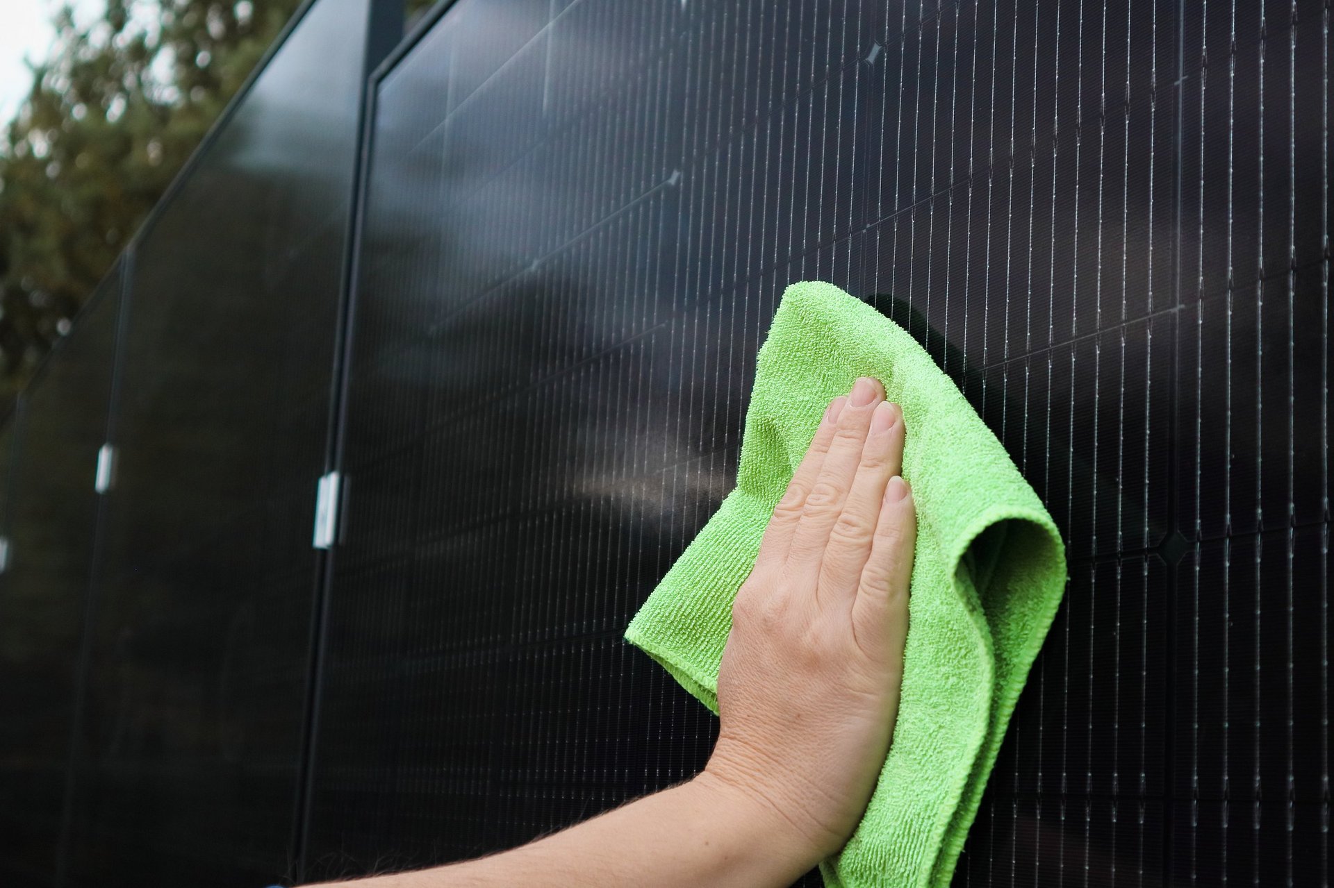Professional solar panel cleaning service